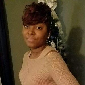 Meet your Posher, April